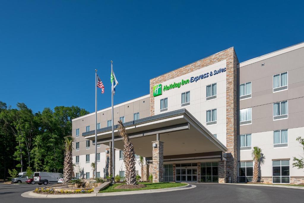 Holiday Inn Express & Suites - Charlotte Airport by IHG, photo 1