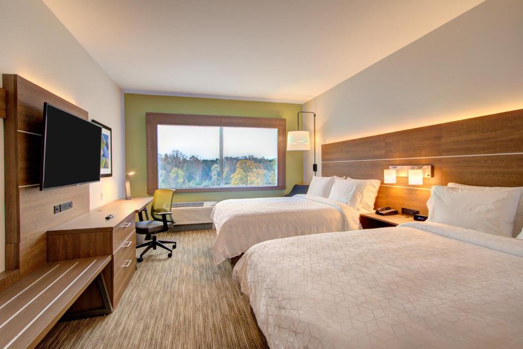 Holiday Inn Express & Suites Charlotte Southwest by IHG photo 2