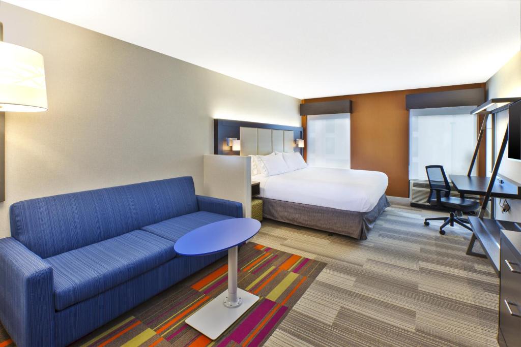 Holiday Inn Express & Suites Chicago-Midway Airport by IHG photo 2