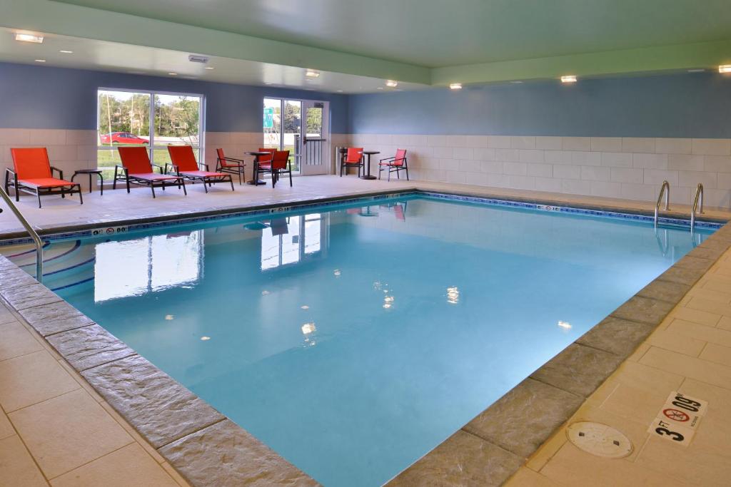 Holiday Inn Express & Suites - Mall of America - MSP Airport by IHG photo 3