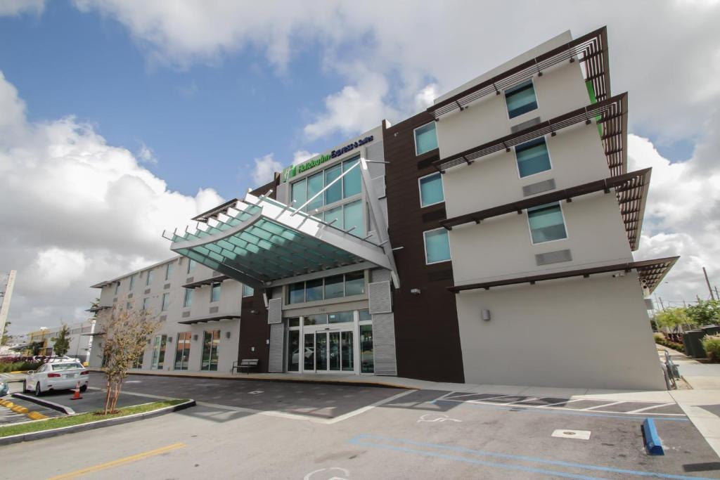 Holiday Inn Express & Suites Miami Airport East by IHG, photo 1