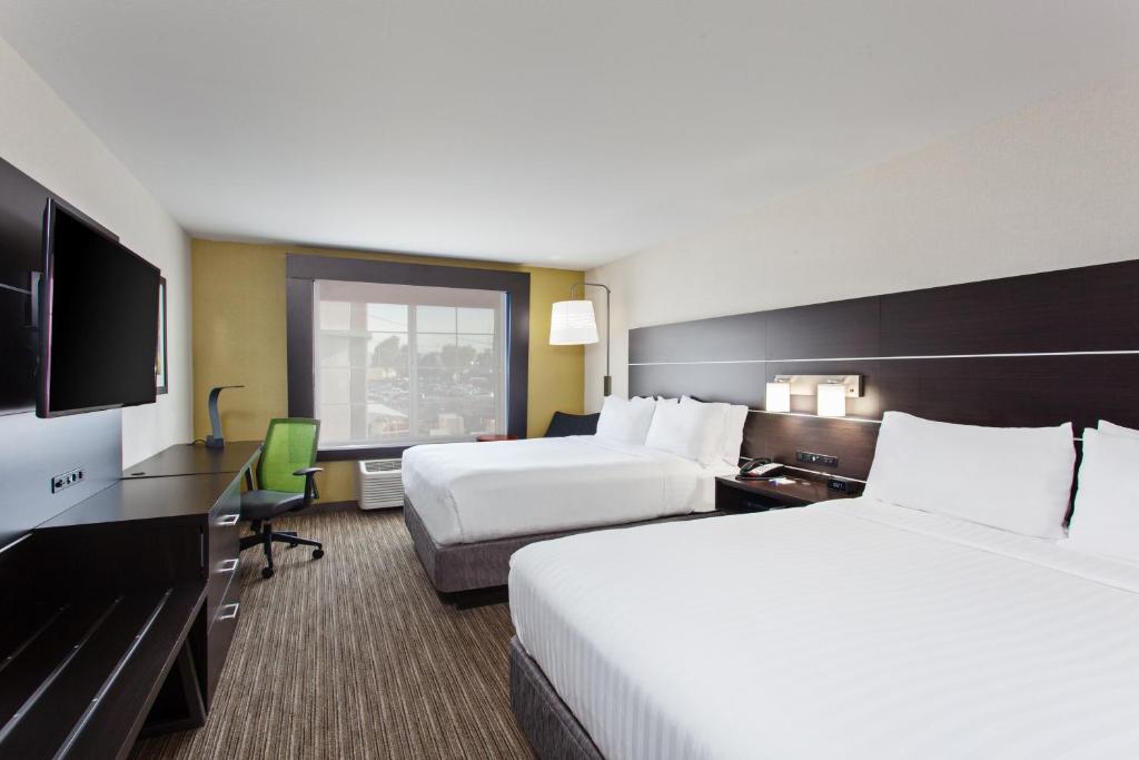 Holiday Inn Express & Suites Oakland - Airport by IHG photo 2