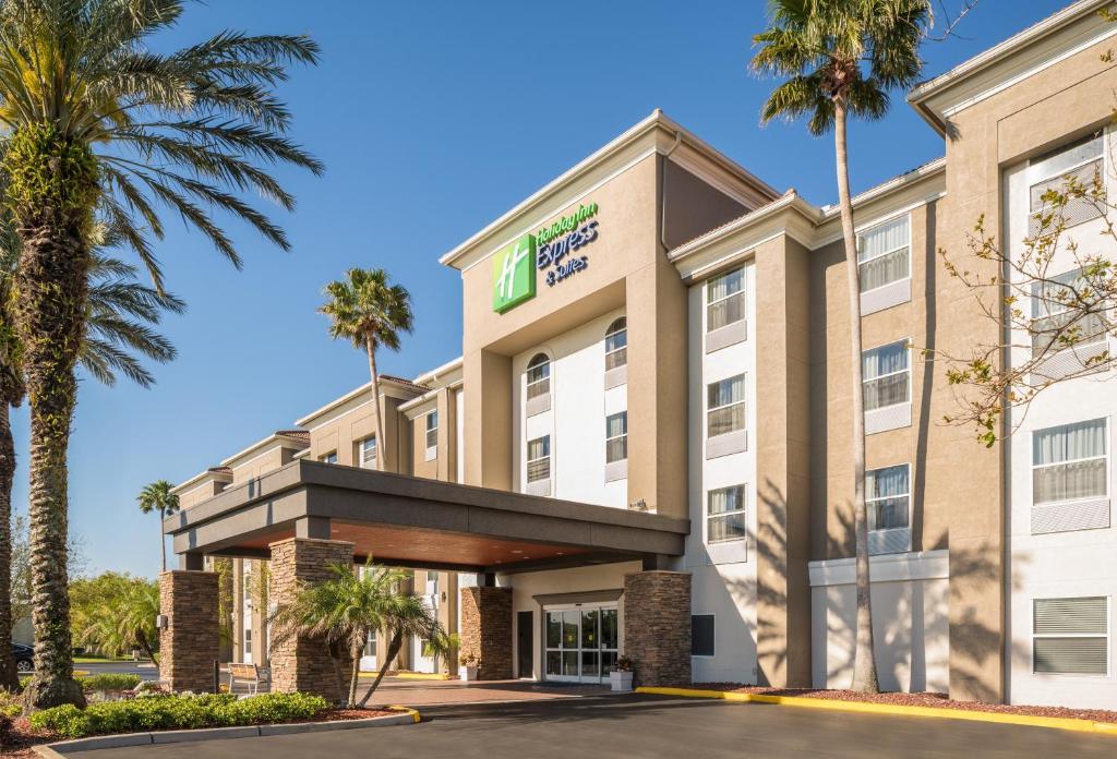 Holiday Inn Express & Suites Orlando International Airport by IHG, photo 1