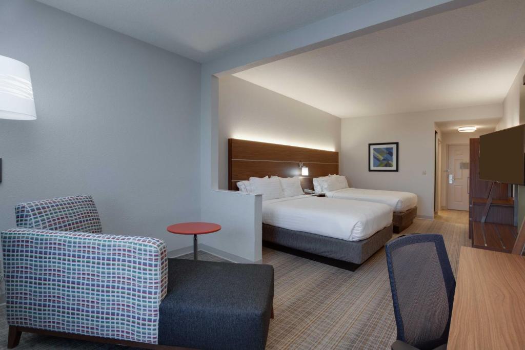 Holiday Inn Express & Suites Orlando International Airport by IHG photo 2
