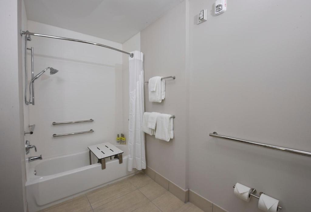Holiday Inn Express & Suites - Orlando - Southeast by IHG photo 3