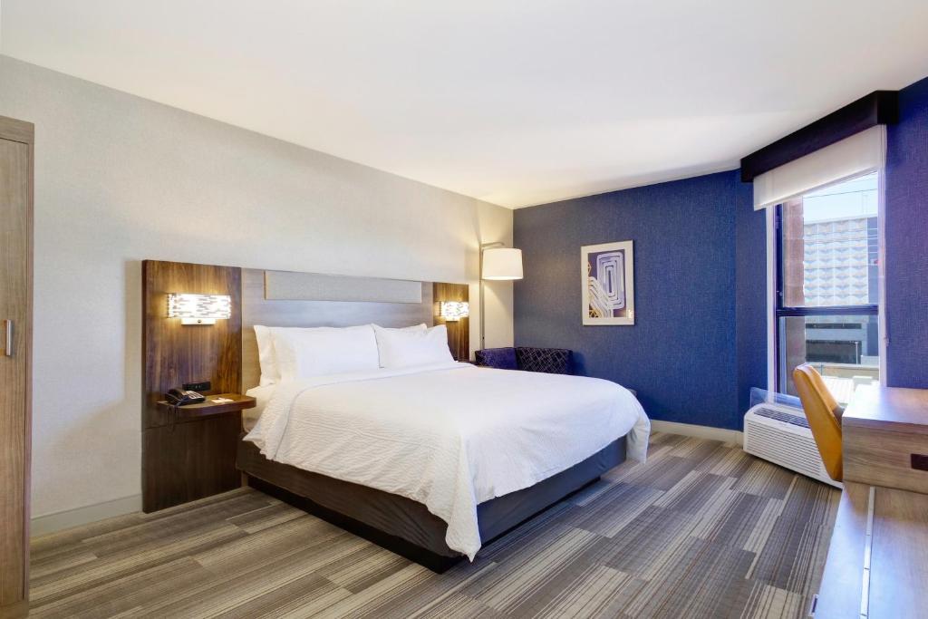 Holiday Inn Express & Suites Phoenix - Tempe by IHG photo 2