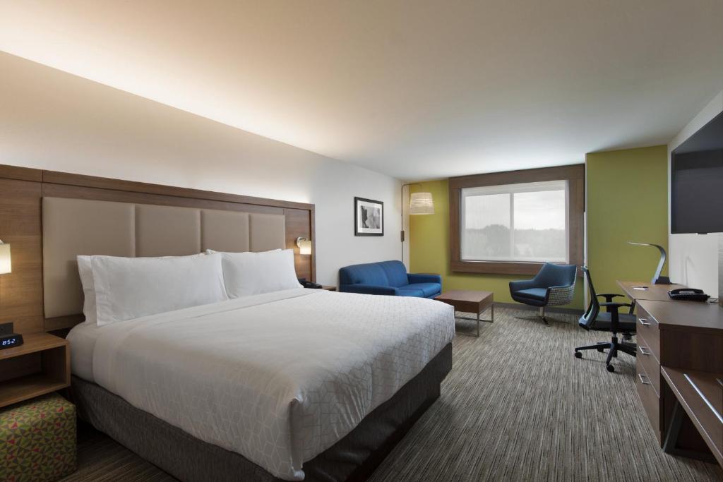 Holiday Inn Express & Suites - Portland Airport - Cascade Stn by IHG photo 2