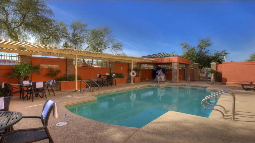 Holiday Inn Express & Suites Tempe by IHG photo 3