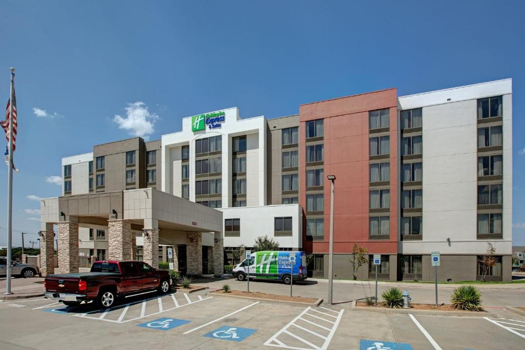 Holiday Inn Express Hotel & Suites Dallas Fort Worth Airport South by IHG, photo 1