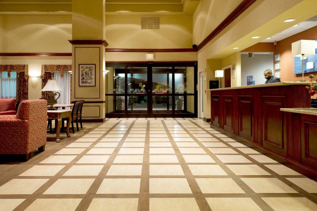 Holiday Inn Express Hotel & Suites Dallas Fort Worth Airport South by IHG photo 2