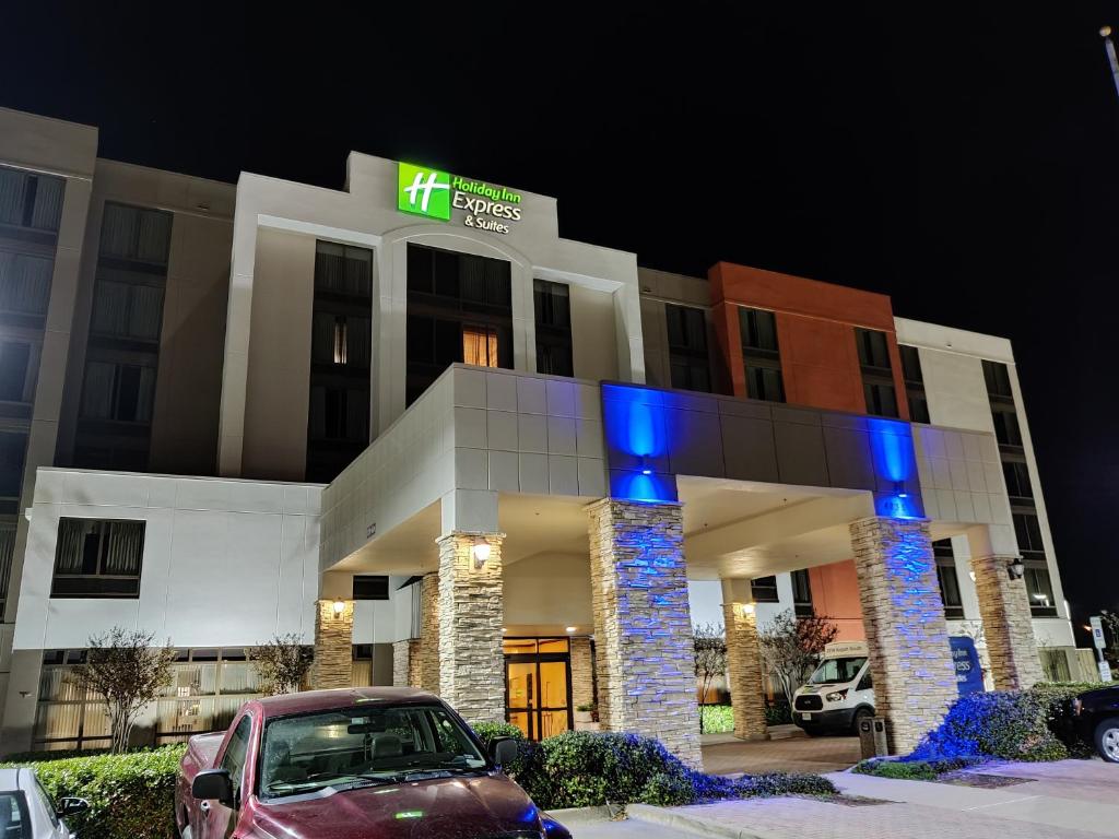 Holiday Inn Express Hotel & Suites Dallas Fort Worth Airport South by IHG photo 4