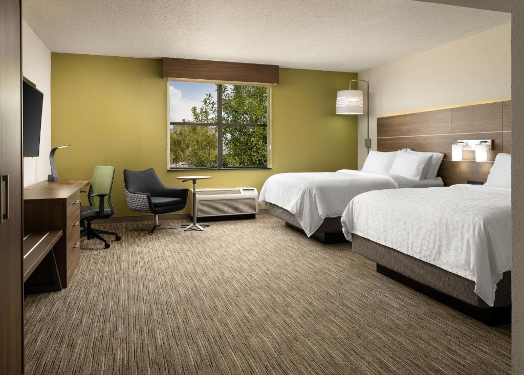 Holiday Inn Express Hotel & Suites Irving DFW Airport North by IHG photo 2