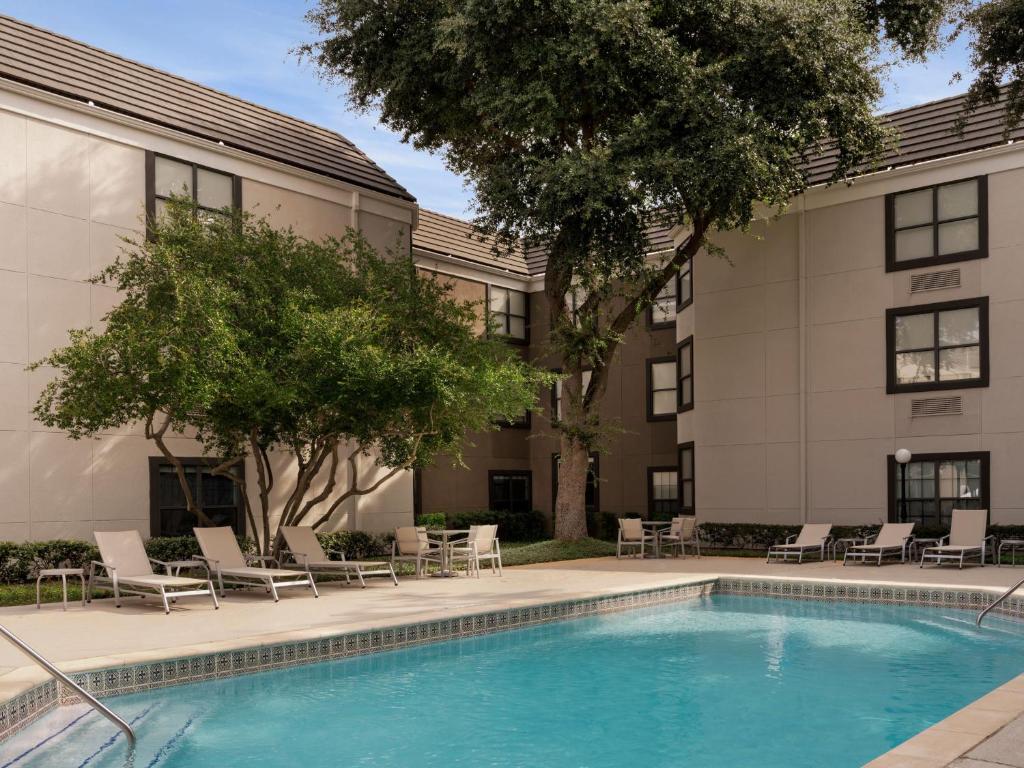 Holiday Inn Express Hotel & Suites Irving DFW Airport North by IHG photo 4