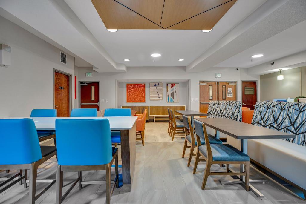 Holiday Inn Express Hotel & Suites Portland - Jantzen Beach by IHG photo 4