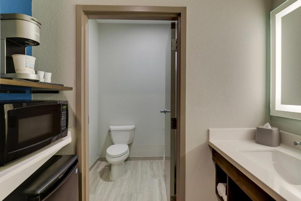 Holiday Inn Express Kenner - New Orleans Airport by IHG photo 3