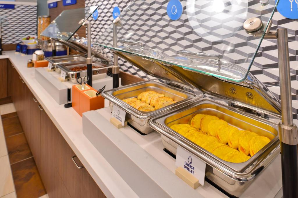 Holiday Inn Express Miami Airport-Blue Lagoon Area by IHG, photo 1