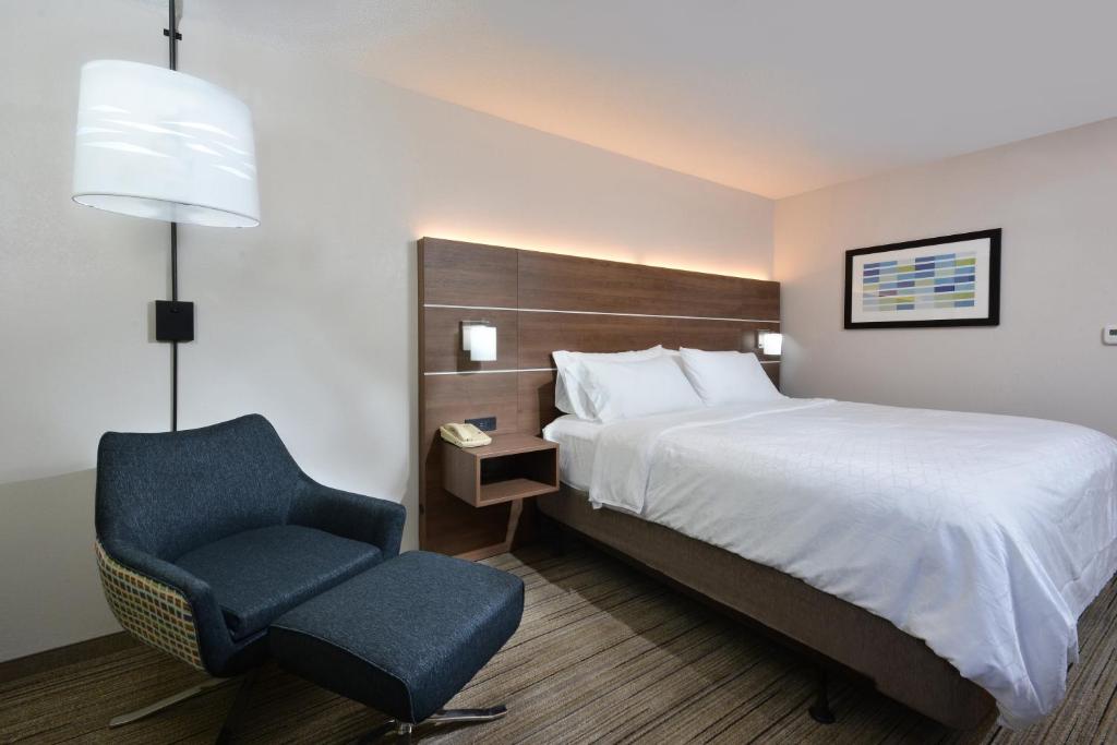 Holiday Inn Express Raleigh-Durham Airport by IHG photo 2