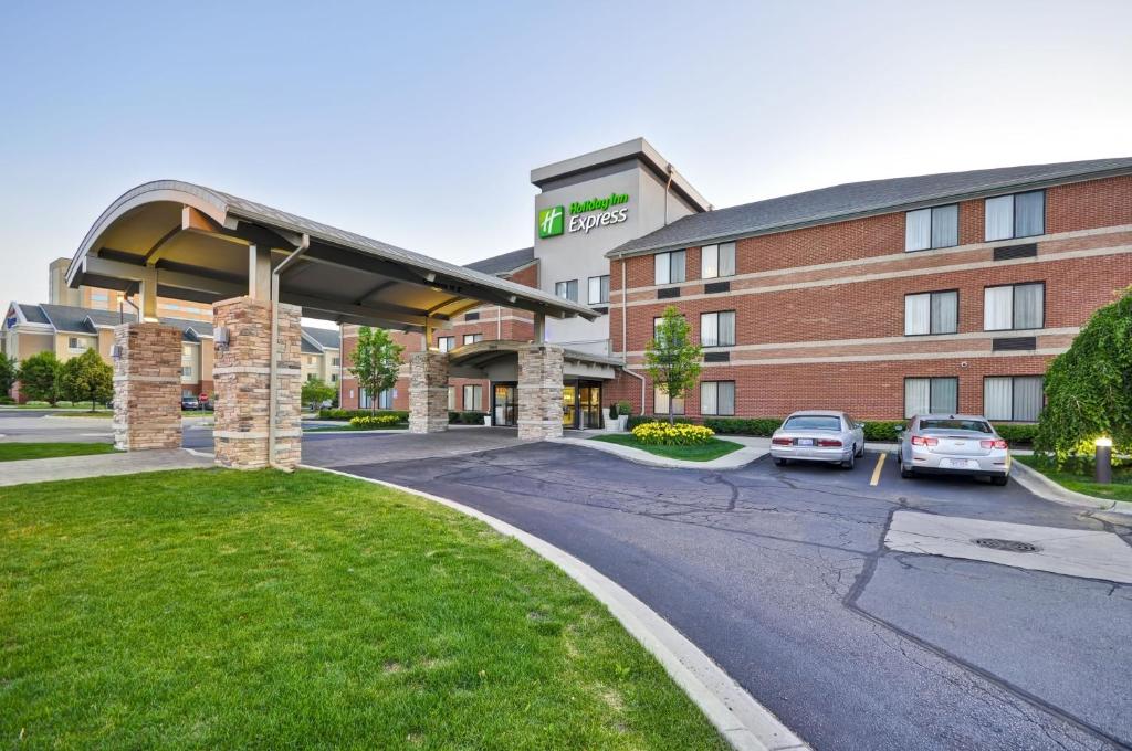 Holiday Inn Express Romulus / Detroit Airport by IHG, photo 1