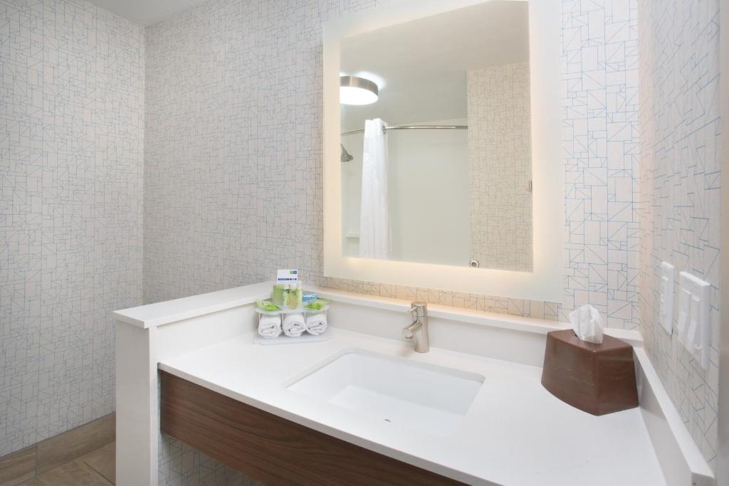 Holiday Inn Express Salt Lake City Downtown by IHG photo 3