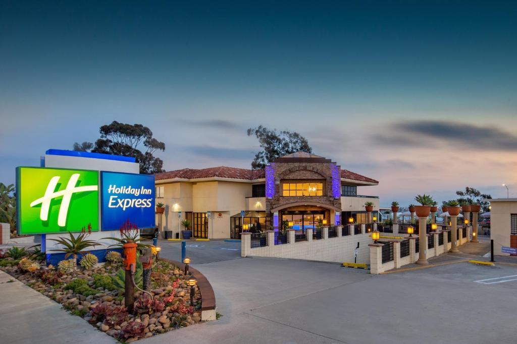 Holiday Inn Express San Diego Airport-Old Town by IHG, photo 1