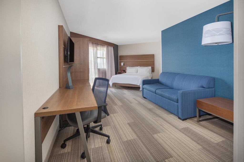 Holiday Inn Express San Diego Airport-Old Town by IHG photo 2