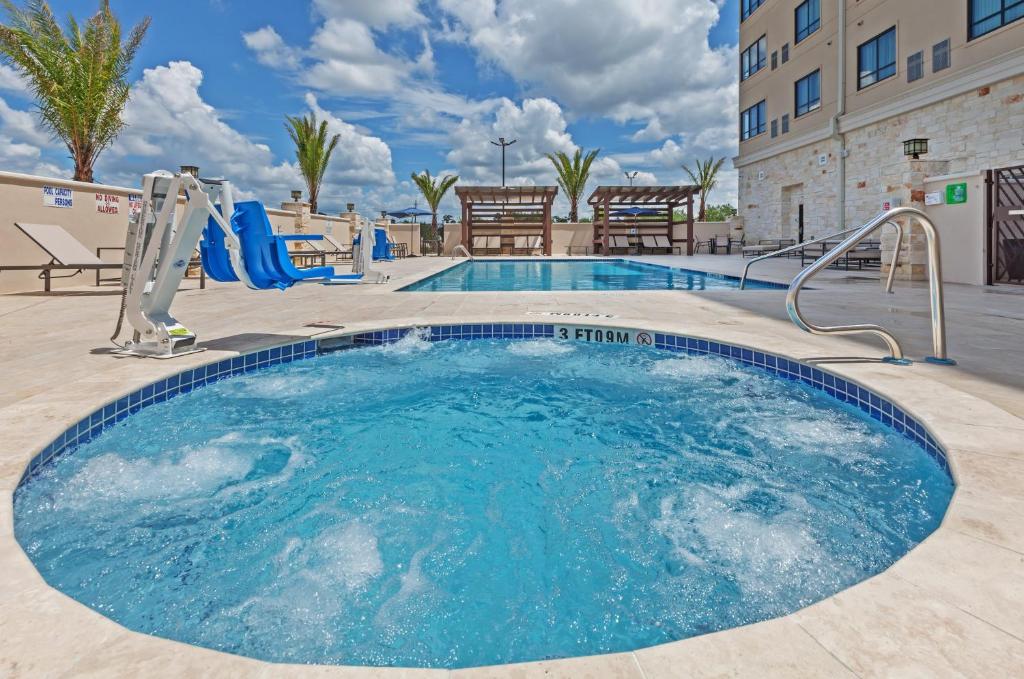 Holiday Inn Houston NE-Bush Airport Area by IHG photo 4