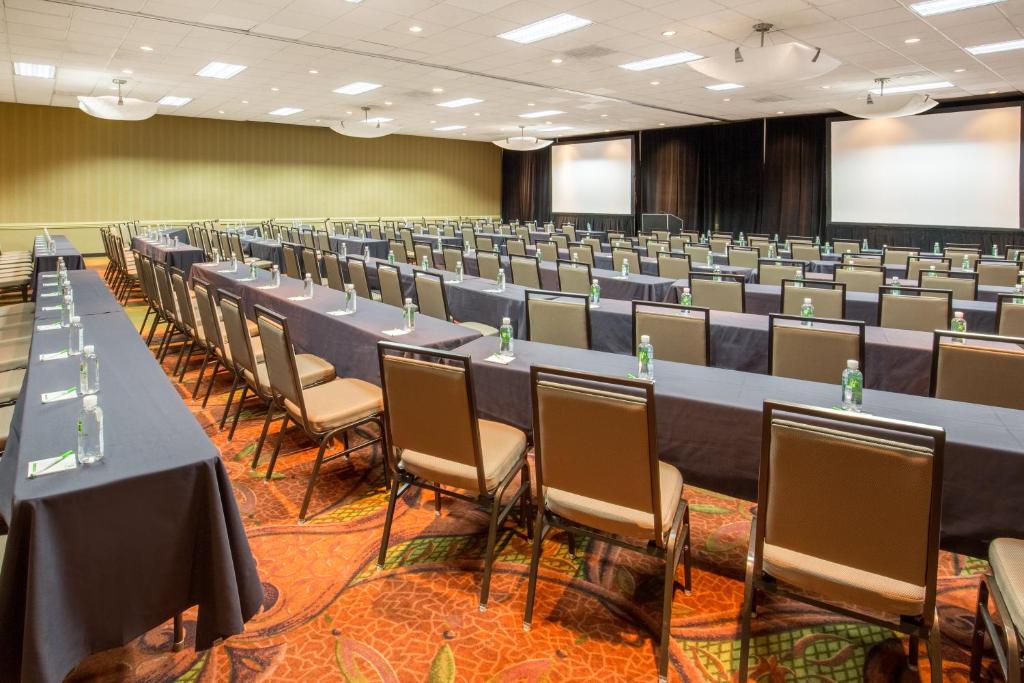 Holiday Inn Portland-Airport I-205 by IHG, photo 1