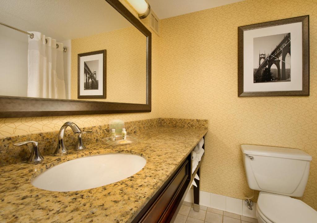Holiday Inn Portland-Airport I-205 by IHG photo 3