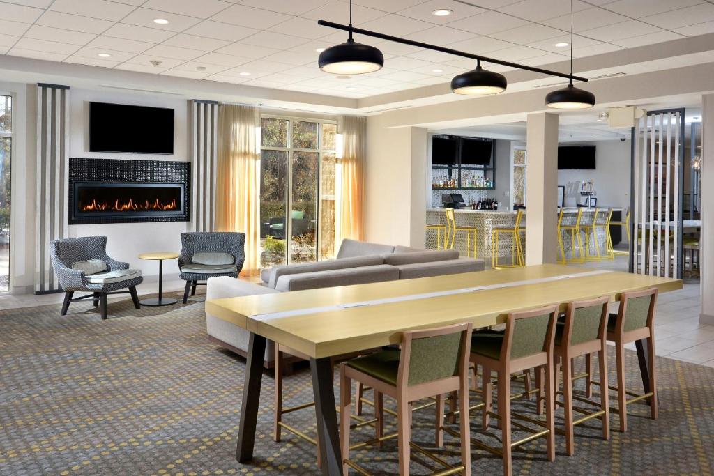 Holiday Inn Raleigh Durham Airport by IHG, photo 1