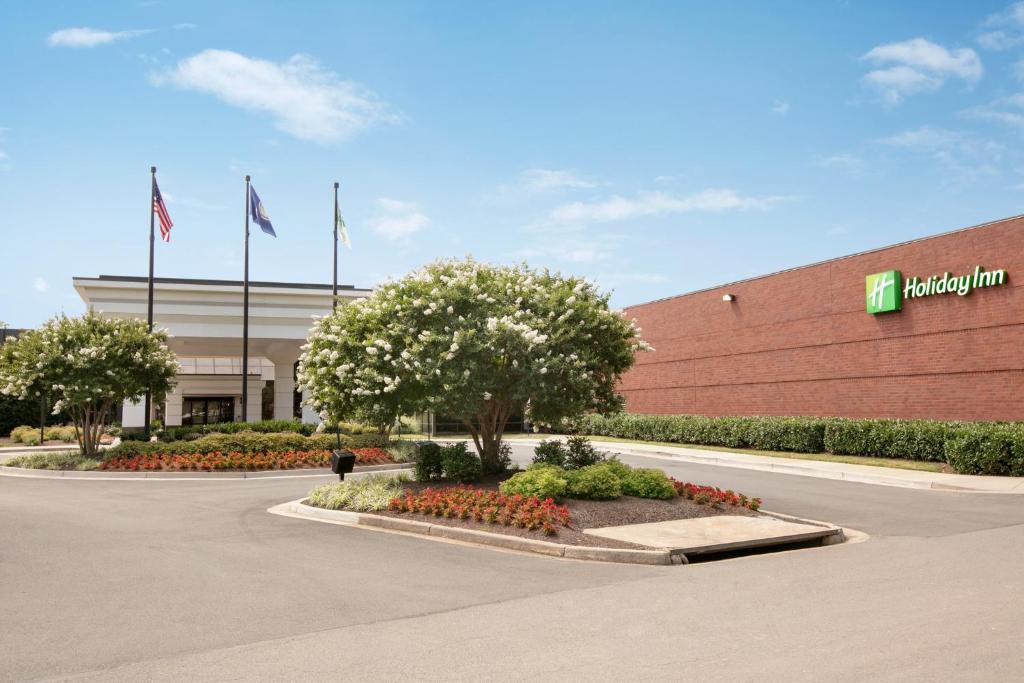 Holiday Inn Washington-Dulles International Airport by IHG, photo 1