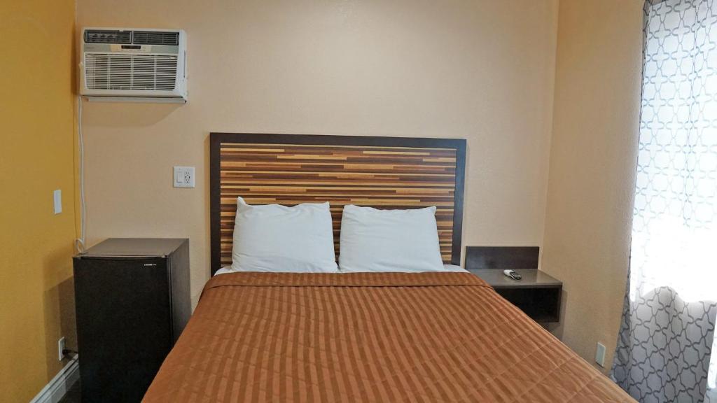 Holly Crest Hotel - Los Angeles, LAX Airport photo 2