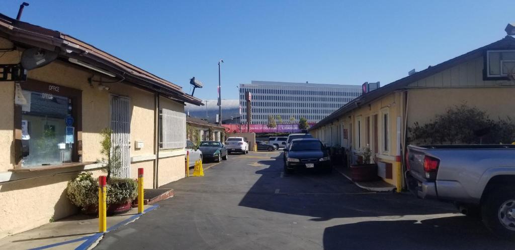 Hollywood Park Motel photo 3