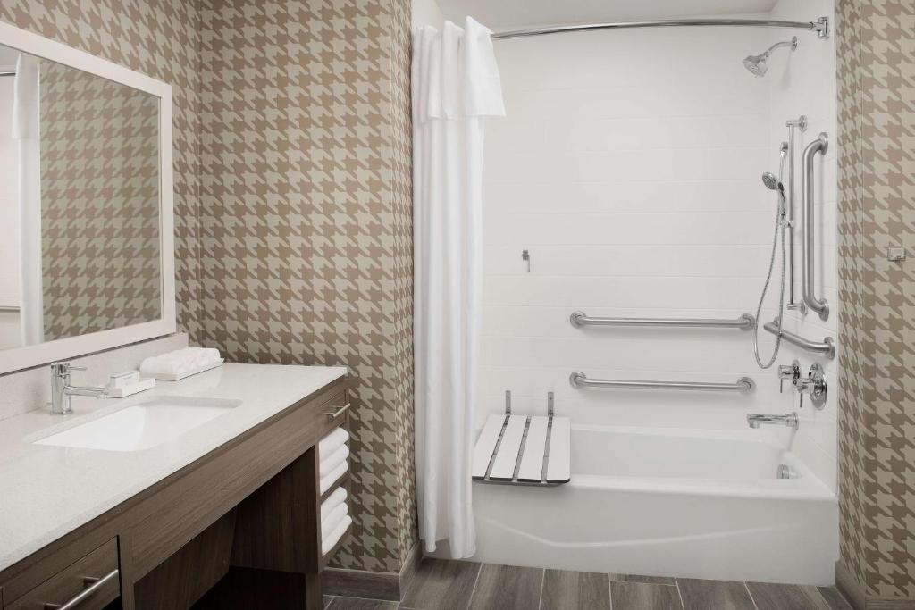 Home2 Suites By Hilton Miami Airport South Blue Lagoon photo 3