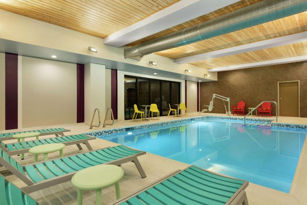 Home2 Suites By Hilton Portland Airport photo 4