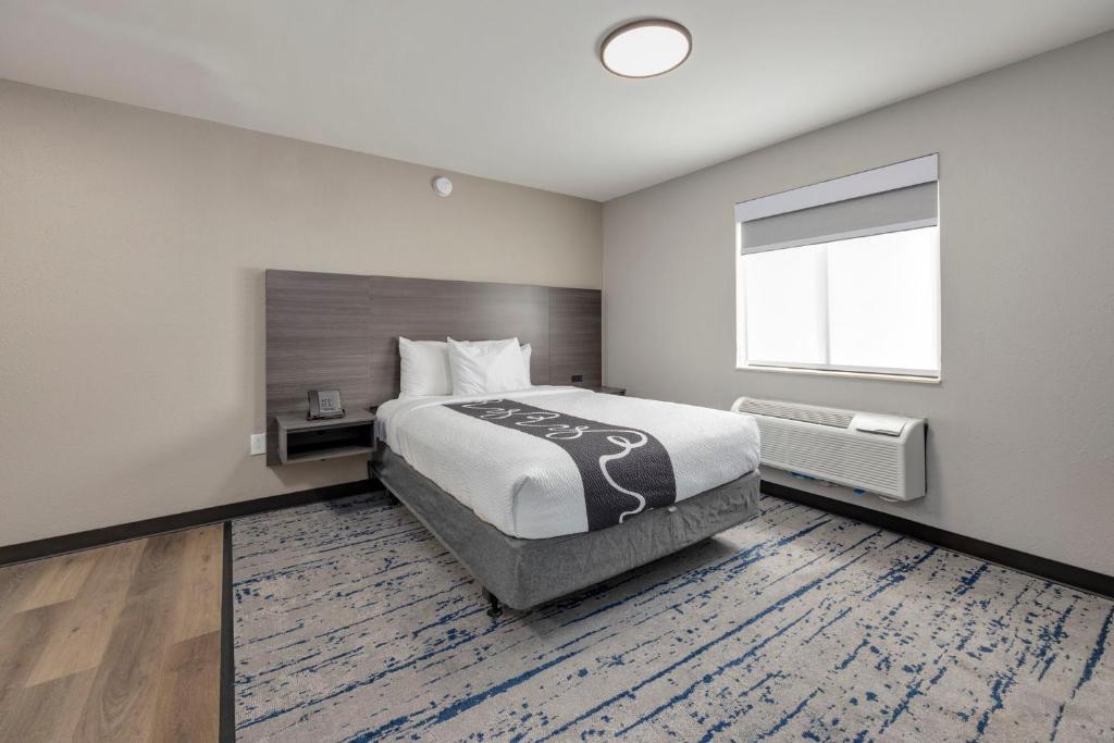 HomeStay Suites photo 2