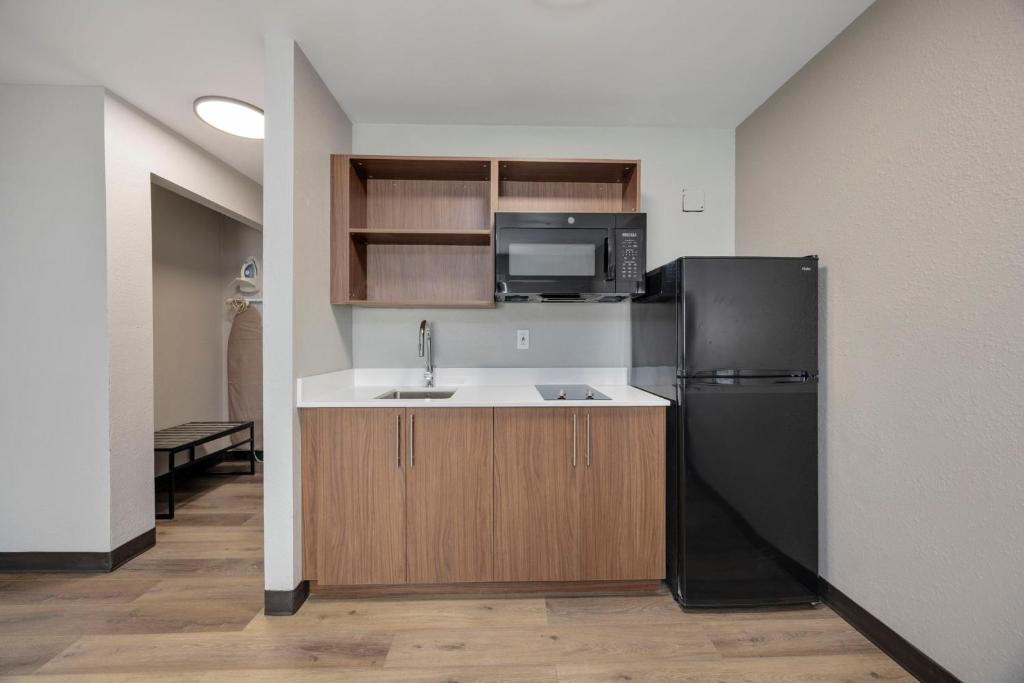HomeStay Suites photo 3