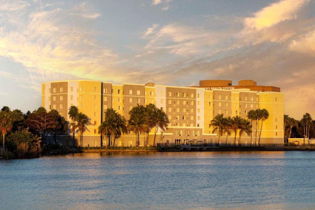 Homewood Suites Miami Airport/Blue Lagoon photo 2