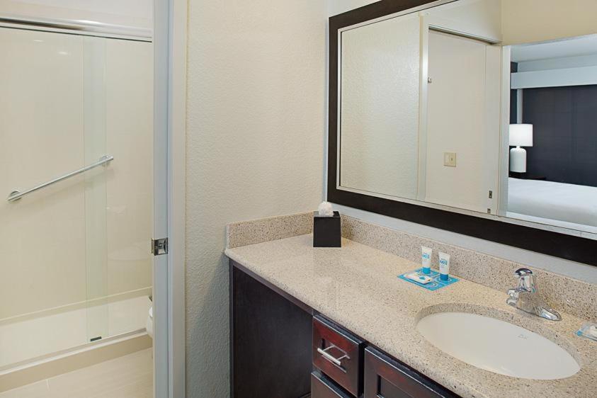 Hyatt House LAX Manhattan Beach photo 3