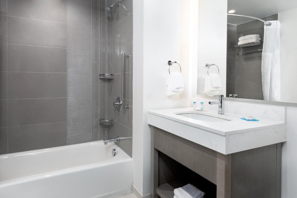 Hyatt House Tampa Airport/Westshore photo 3