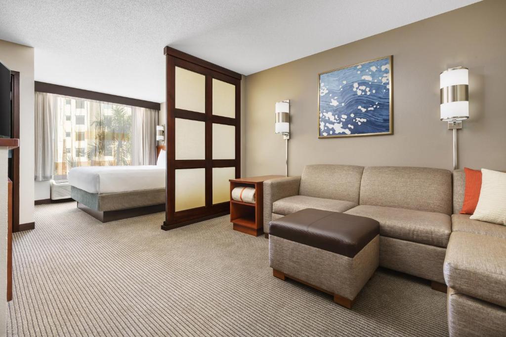 Hyatt Place Fort Lauderdale Airport/Cruise Port photo 2