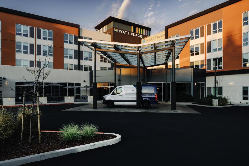 Hyatt Place Sacramento International Airport