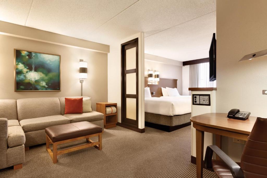 Hyatt Place Sterling Dulles Airport North photo 2