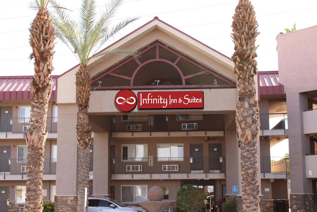 Infinity Inn & Suites, photo 1