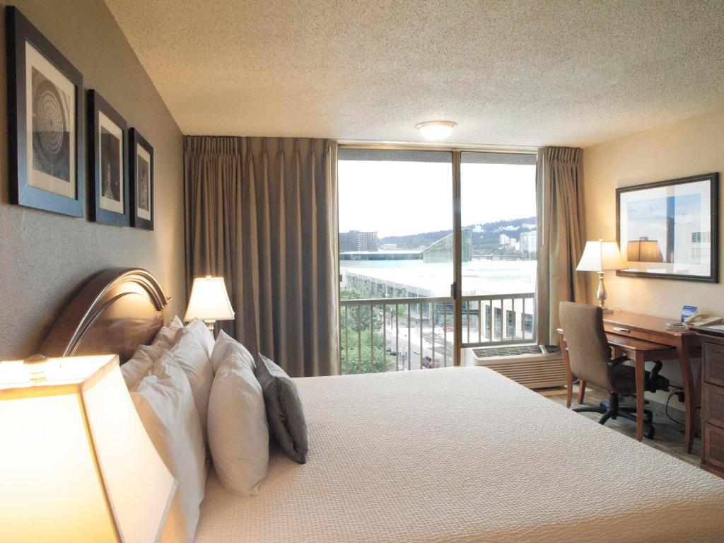 Inn at the Convention Center photo 2