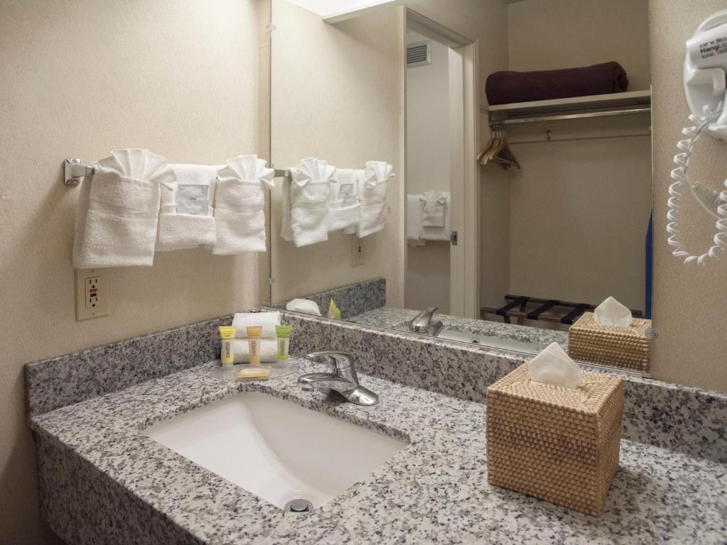 Inn at the Convention Center photo 3