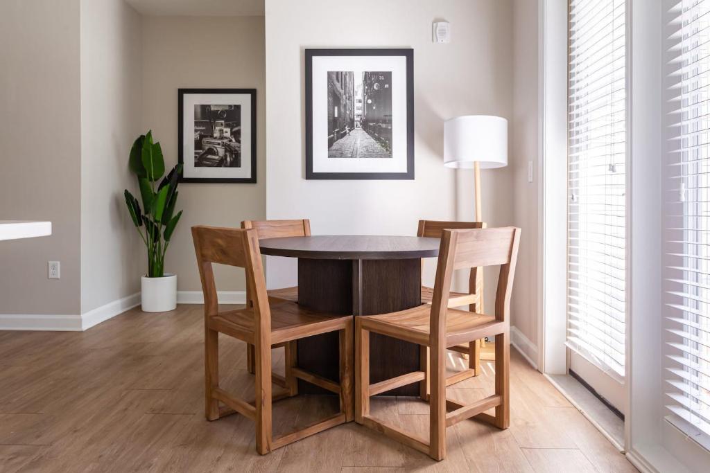 Kasa Freemorewest Charlotte, photo 1