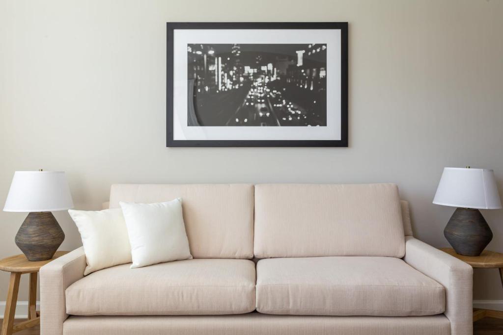 Kasa Freemorewest Charlotte photo 4