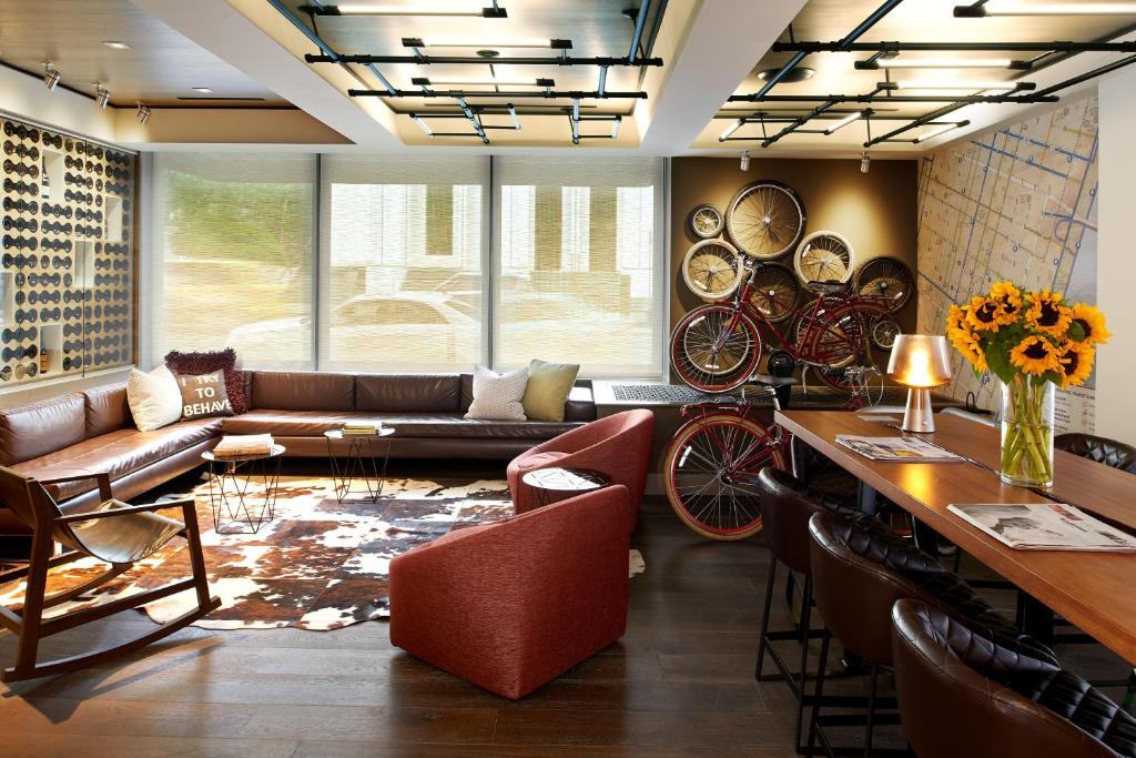 Kimpton Hotel Vintage Portland by IHG photo 2