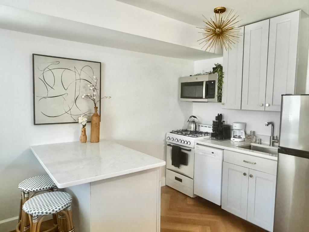 King Studio Executive Suite - Free Parking - National Landing photo 3