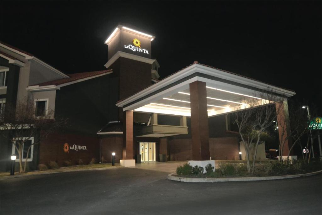 La Quinta by Wyndham Austin Airport photo 3